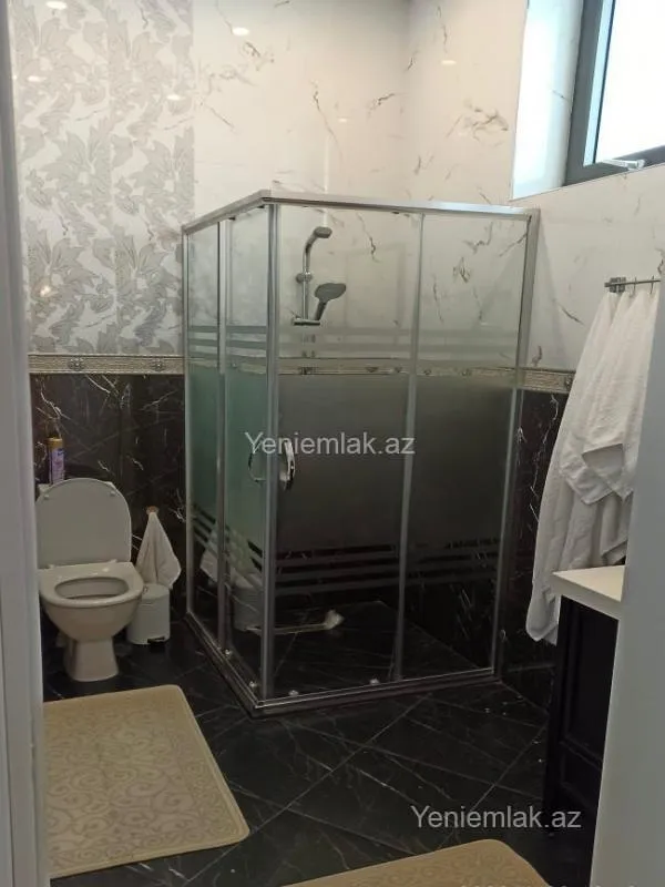 Satılır 5 otaqlı həyət evi 300 m²