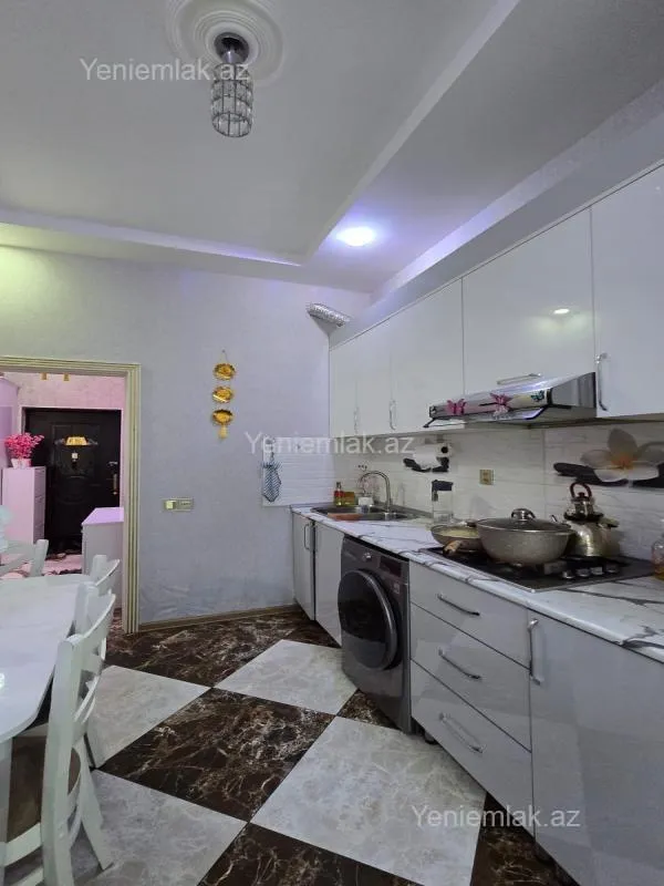 Satılır 2 otaqlı yeni tikili 64 m²