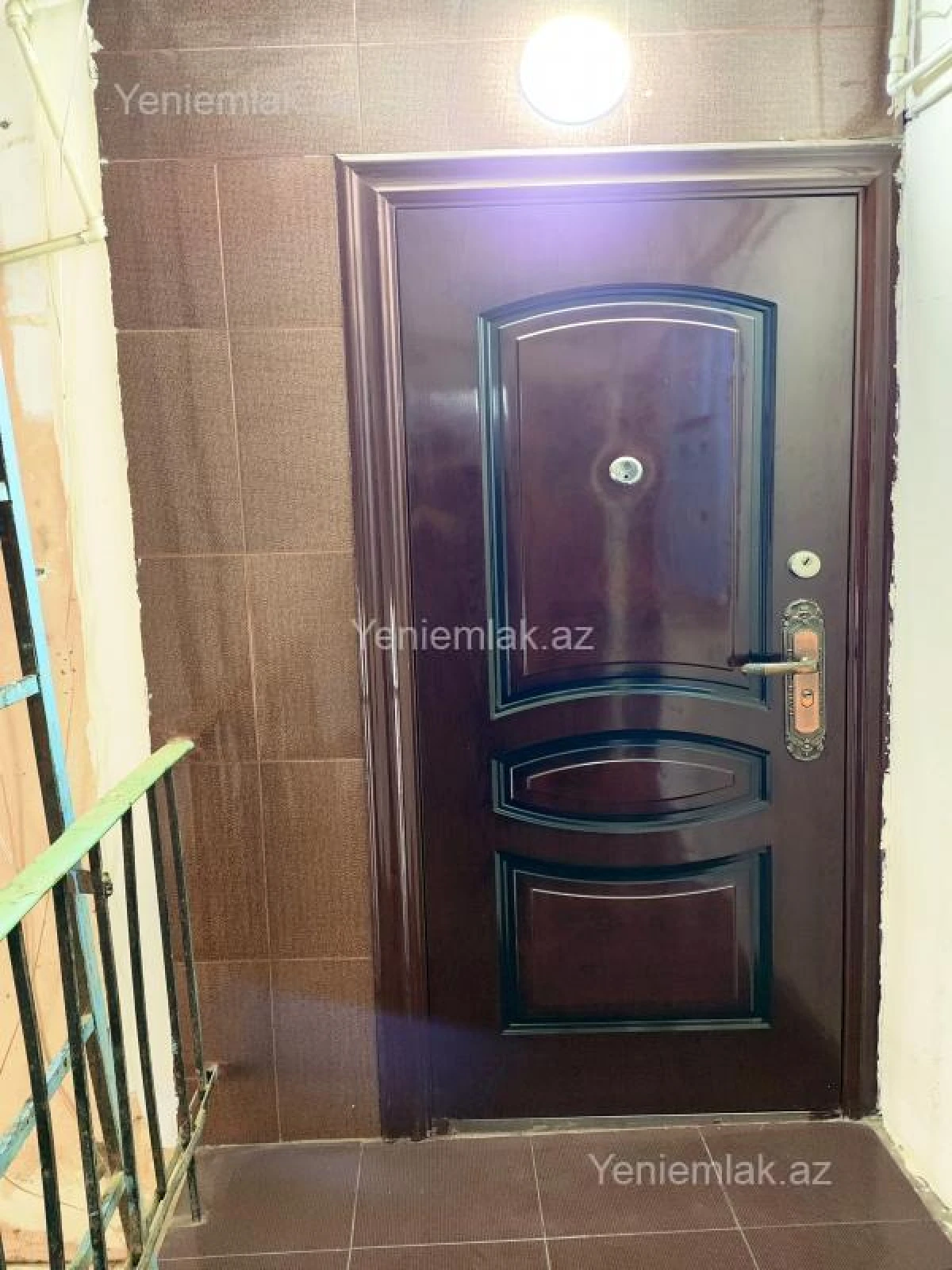 Satılır 9 otaqlı köhnə tikili 80 m²