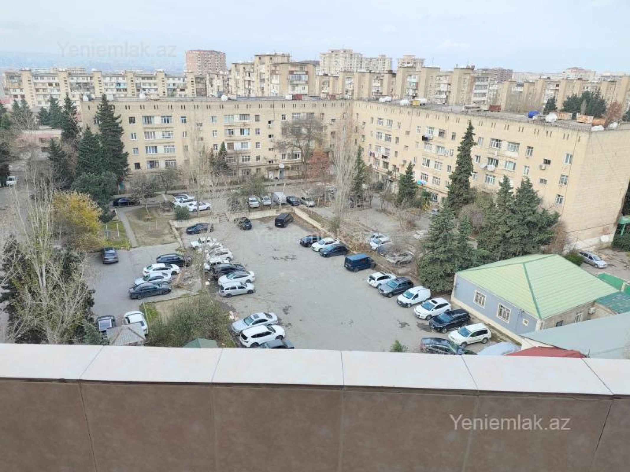 Satılır 9 otaqlı köhnə tikili 80 m²