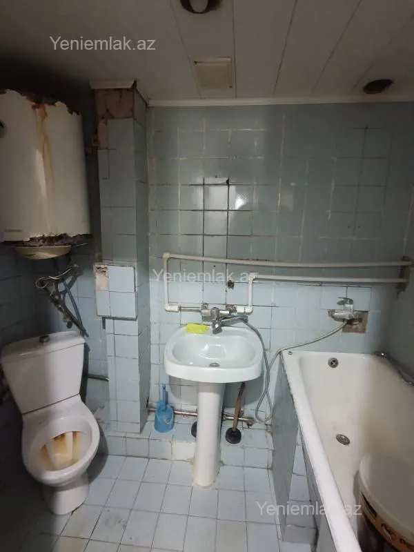 Satılır 2 otaqlı köhnə tikili 55 m²