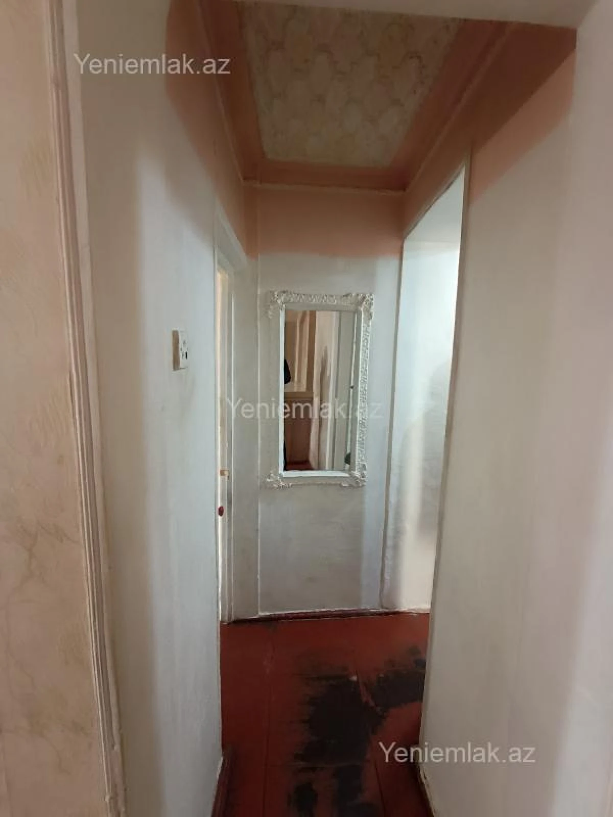 Satılır 2 otaqlı köhnə tikili 55 m²