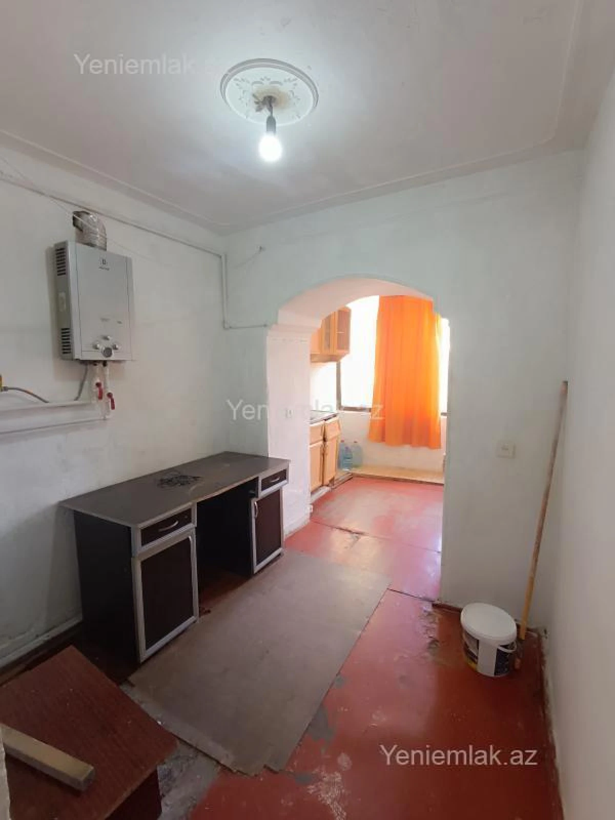 Satılır 2 otaqlı köhnə tikili 55 m²