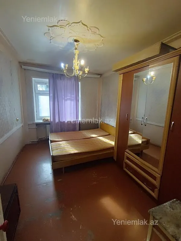 Satılır 2 otaqlı köhnə tikili 55 m²