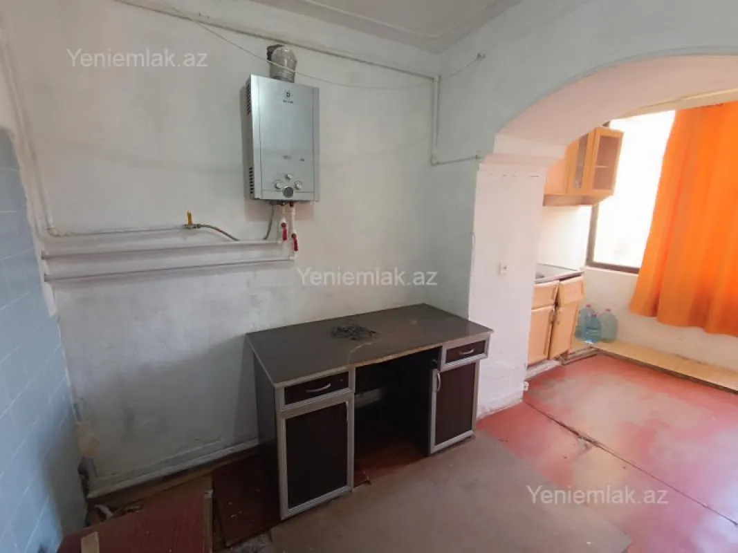 Satılır 2 otaqlı köhnə tikili 55 m²