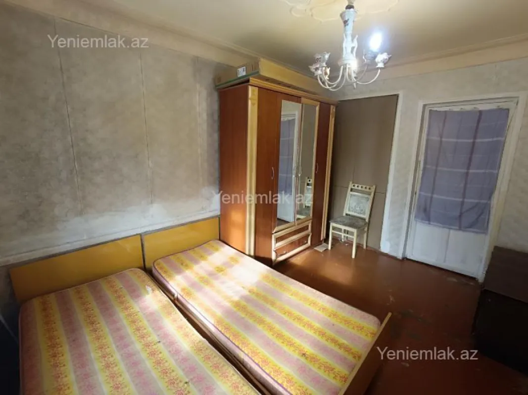 Satılır 2 otaqlı köhnə tikili 55 m²