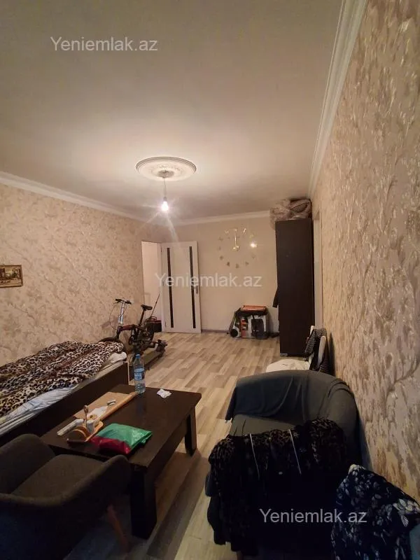Satılır 2 otaqlı köhnə tikili 47 m²