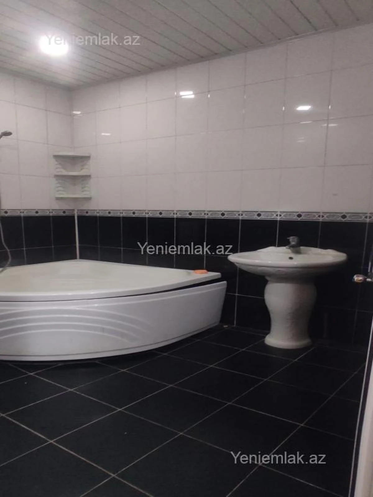 Satılır 2 otaqlı yeni tikili 72 m²