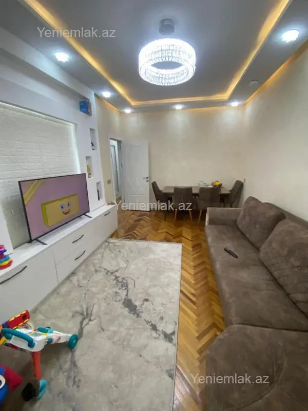 Satılır 3 otaqlı köhnə tikili 85 m²