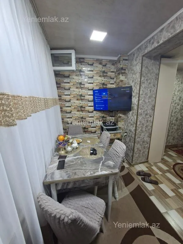 Satılır 2 otaqlı köhnə tikili 60 m²
