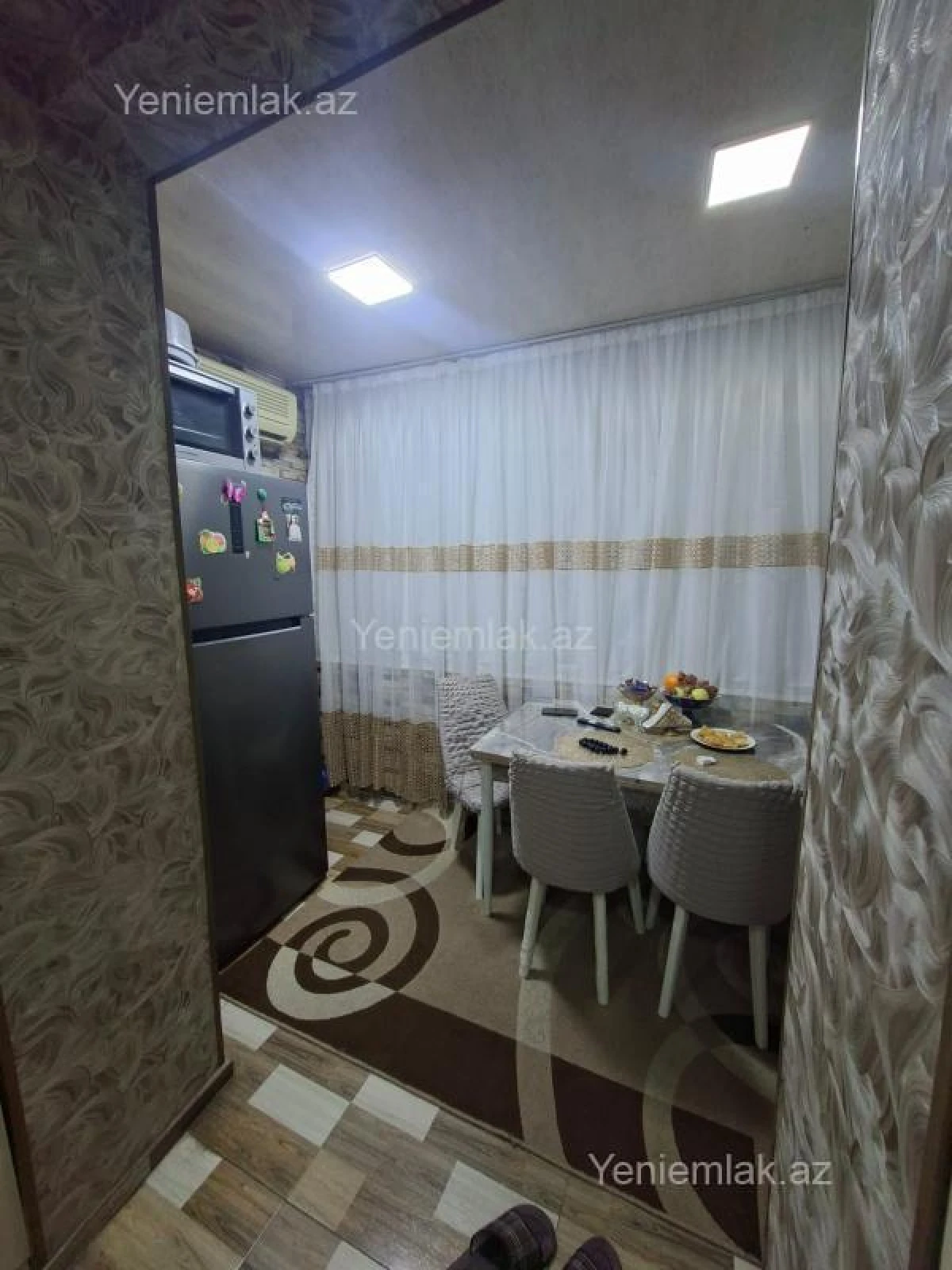 Satılır 2 otaqlı köhnə tikili 60 m²