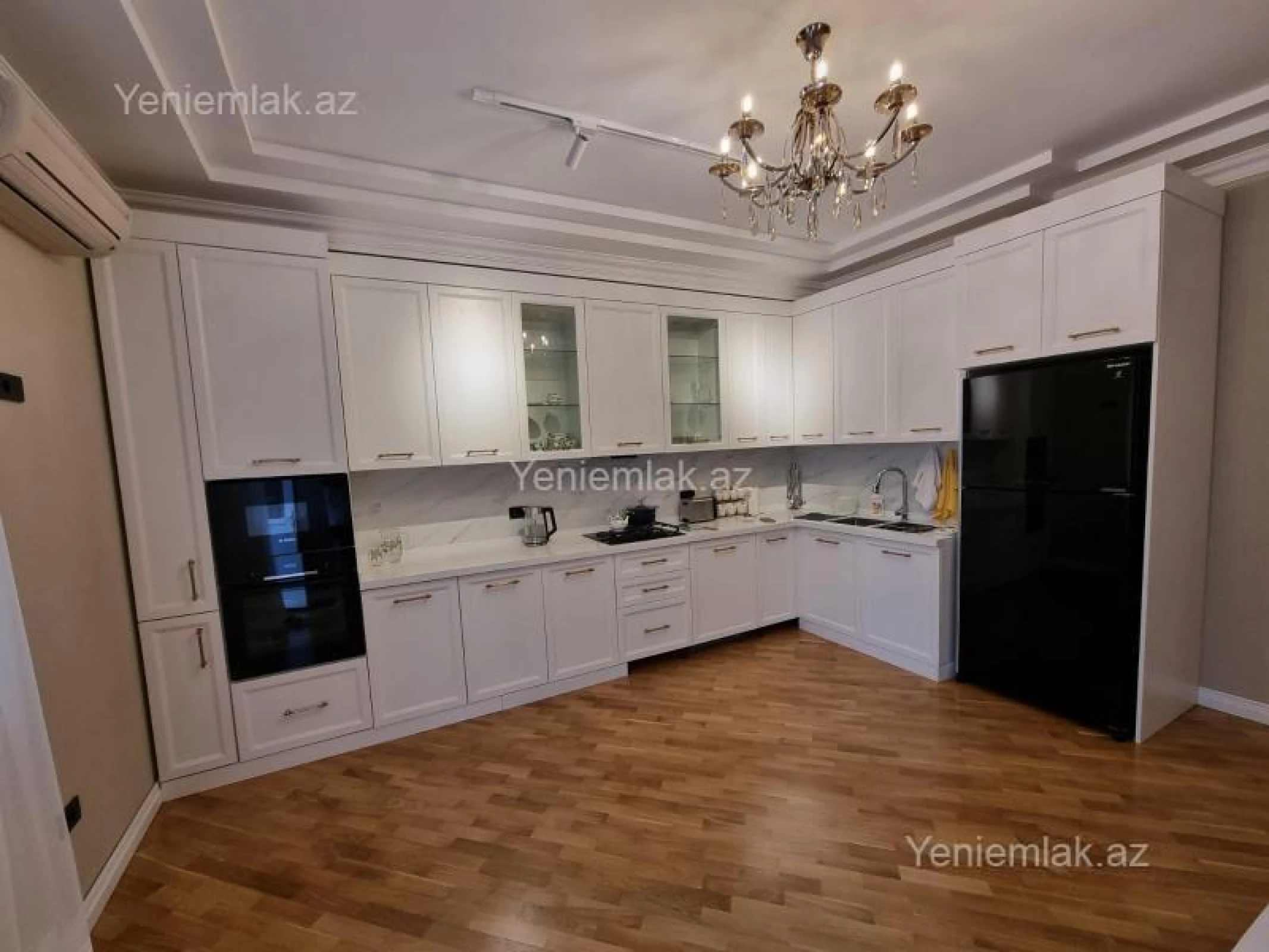 Satılır 3 otaqlı yeni tikili 135 m²