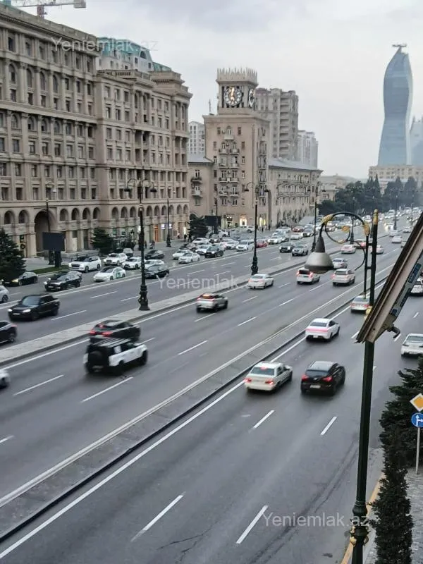 Satılır 3 otaqlı yeni tikili 100 m²