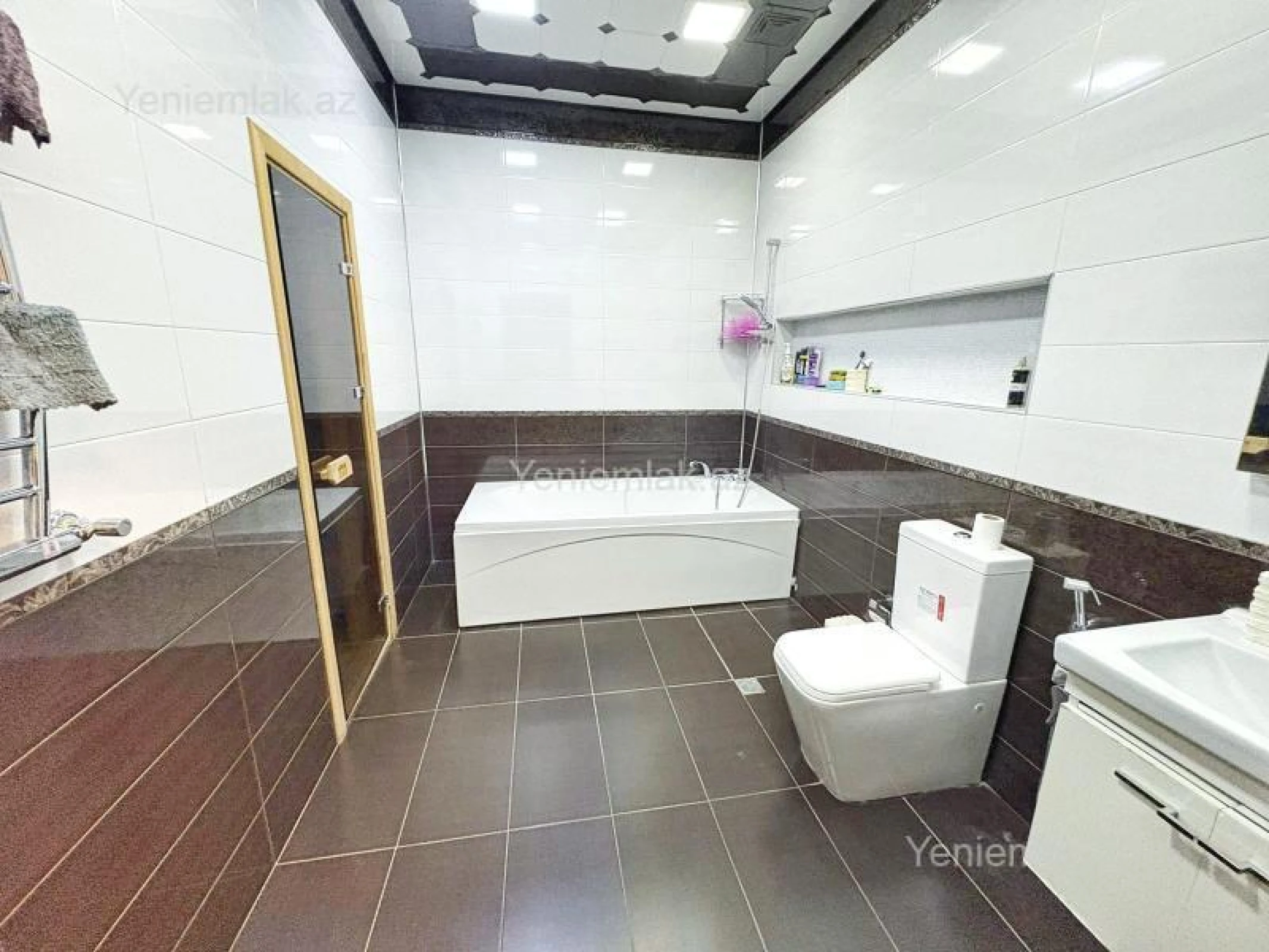 Satılır 4 otaqlı yeni tikili 200 m²