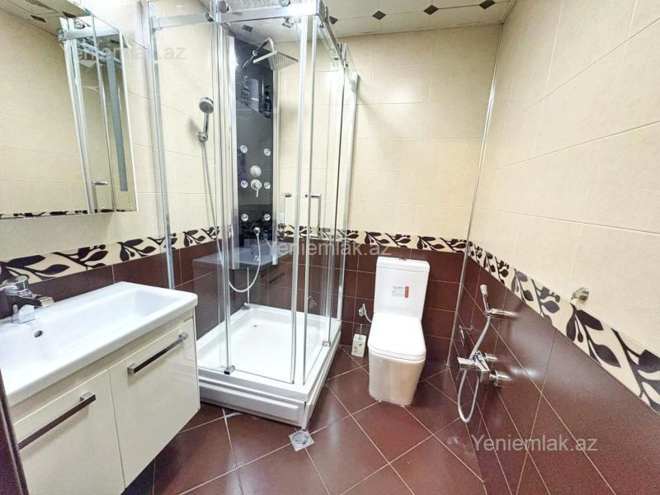 Satılır 4 otaqlı yeni tikili 200 m²