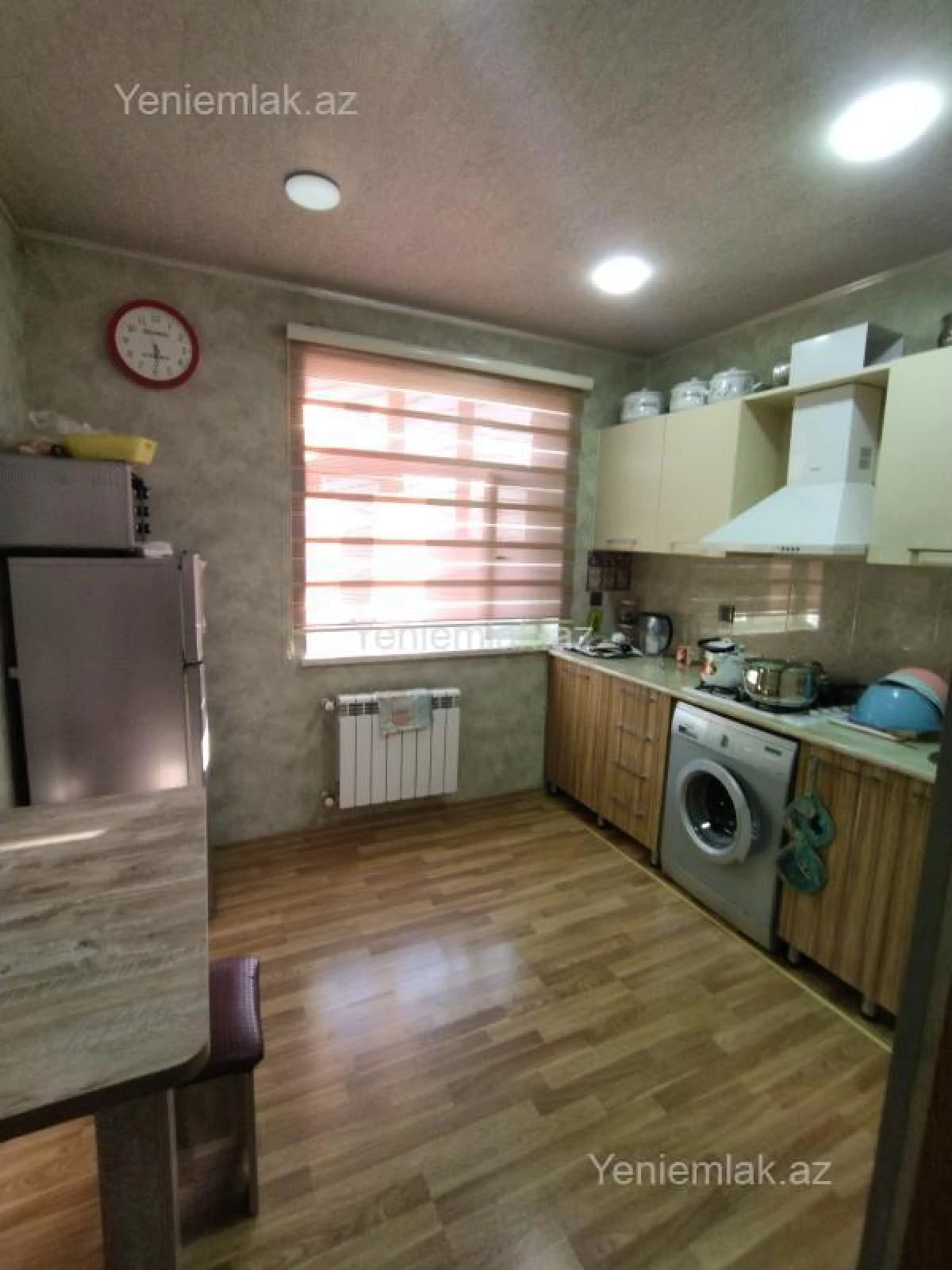 Satılır 3 otaqlı köhnə tikili 76 m²