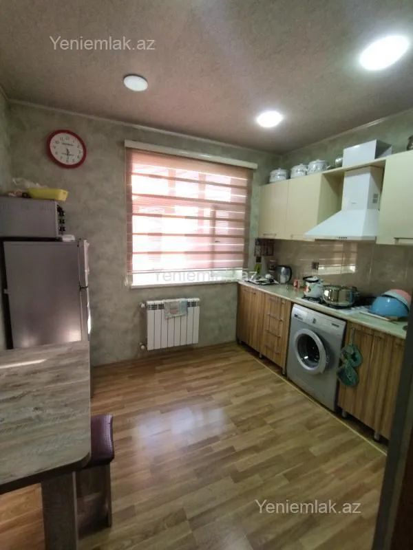 Satılır 3 otaqlı köhnə tikili 76 m²