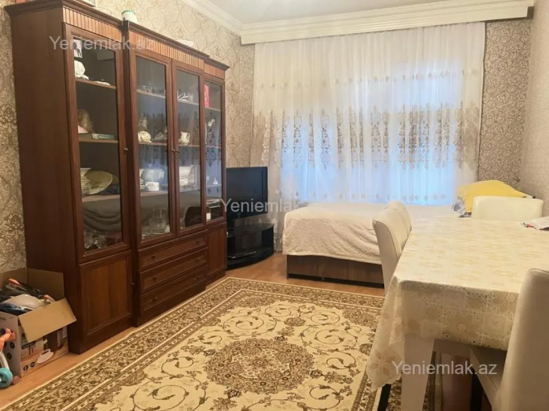 Satılır 2 otaqlı köhnə tikili 70 m²