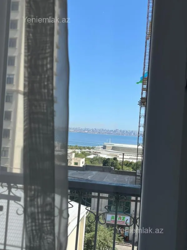 Satılır 1 otaqlı köhnə tikili 32 m²