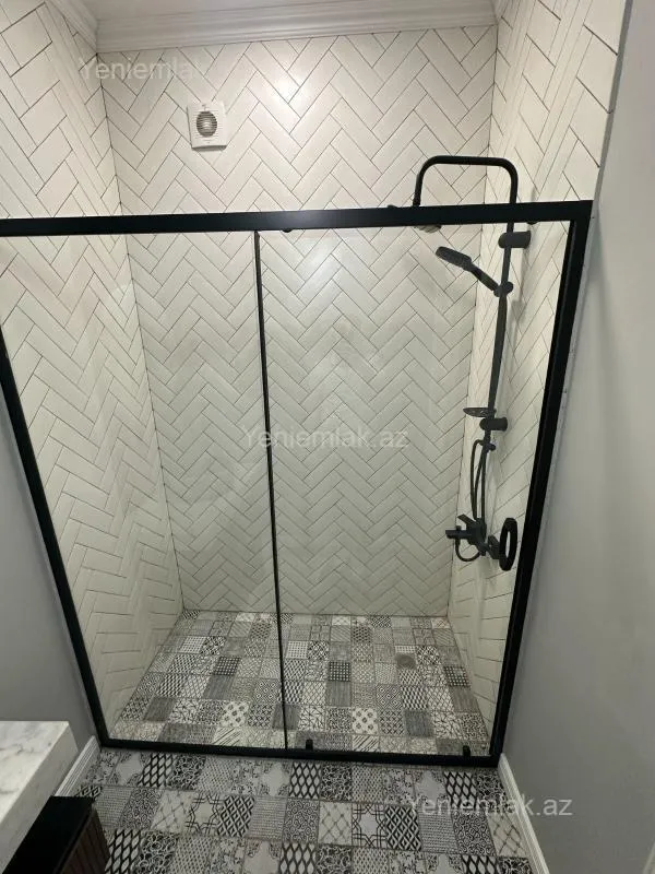 Satılır 3 otaqlı yeni tikili 100 m²