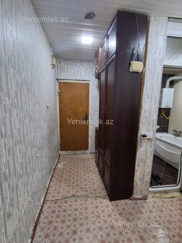 Satılır 1 otaqlı köhnə tikili 32 m²