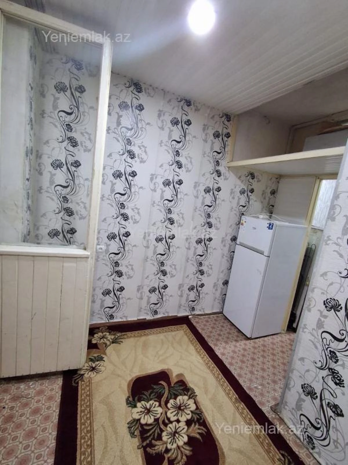 Satılır 1 otaqlı köhnə tikili 32 m²