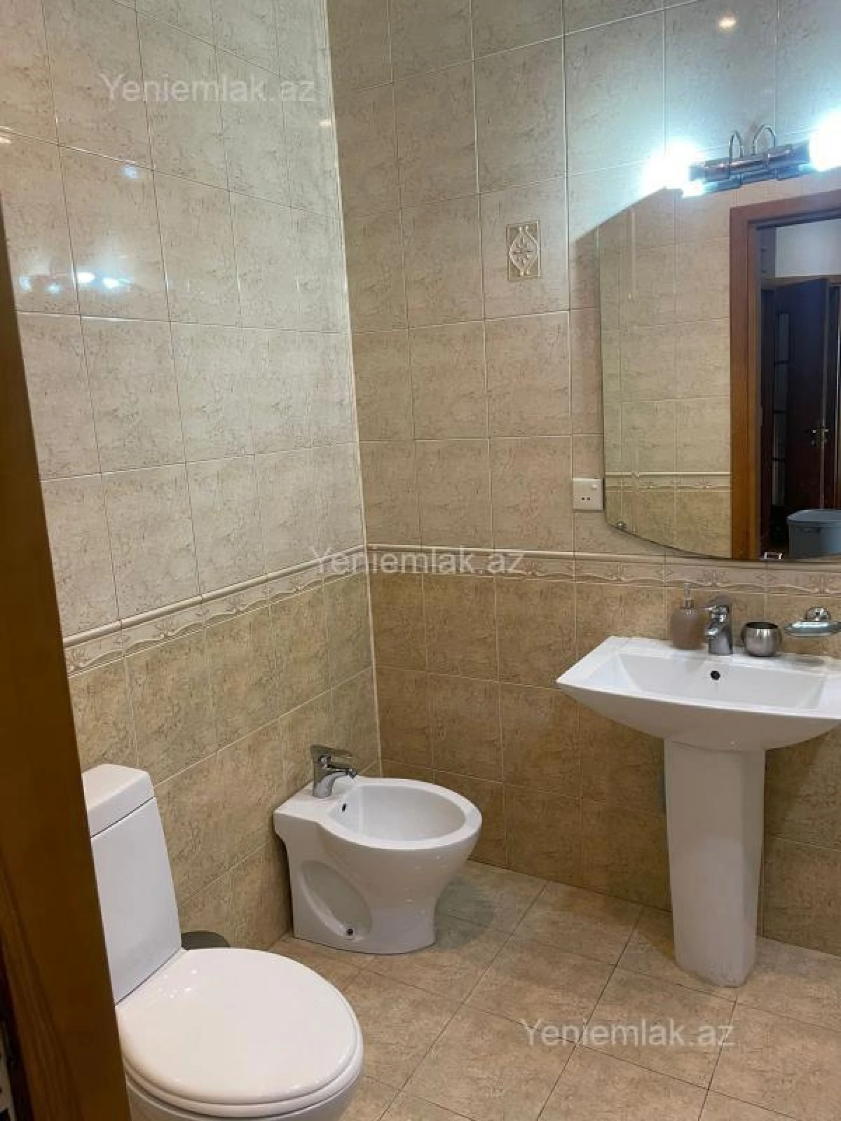 Satılır 3 otaqlı yeni tikili 135 m²