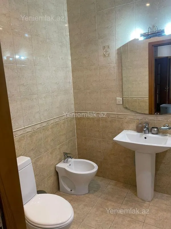 Satılır 3 otaqlı yeni tikili 135 m²