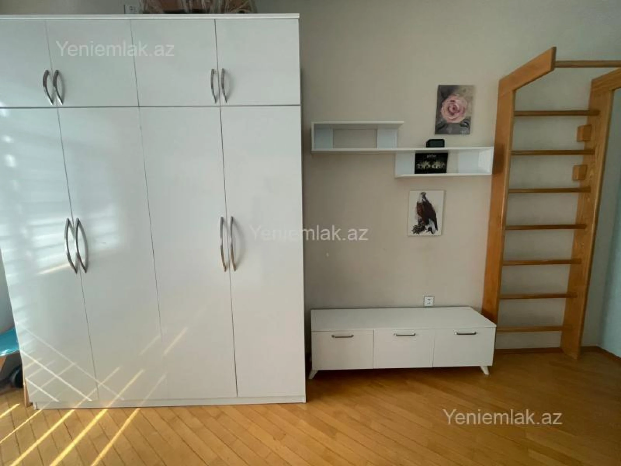 Satılır 3 otaqlı yeni tikili 135 m²