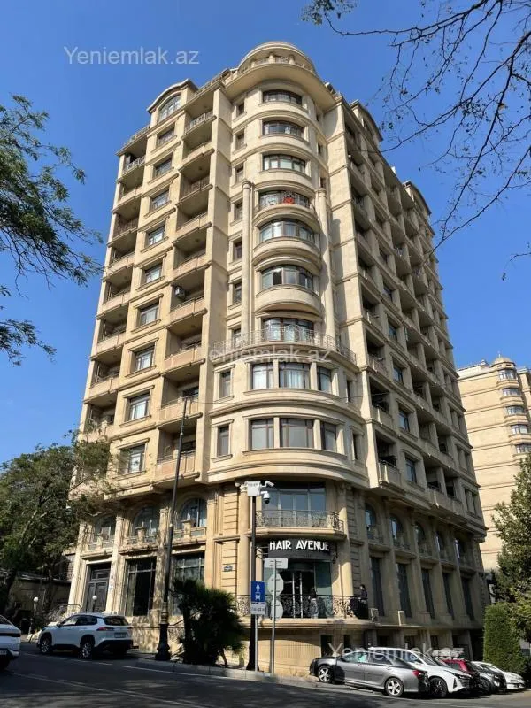 Satılır 3 otaqlı yeni tikili 135 m²