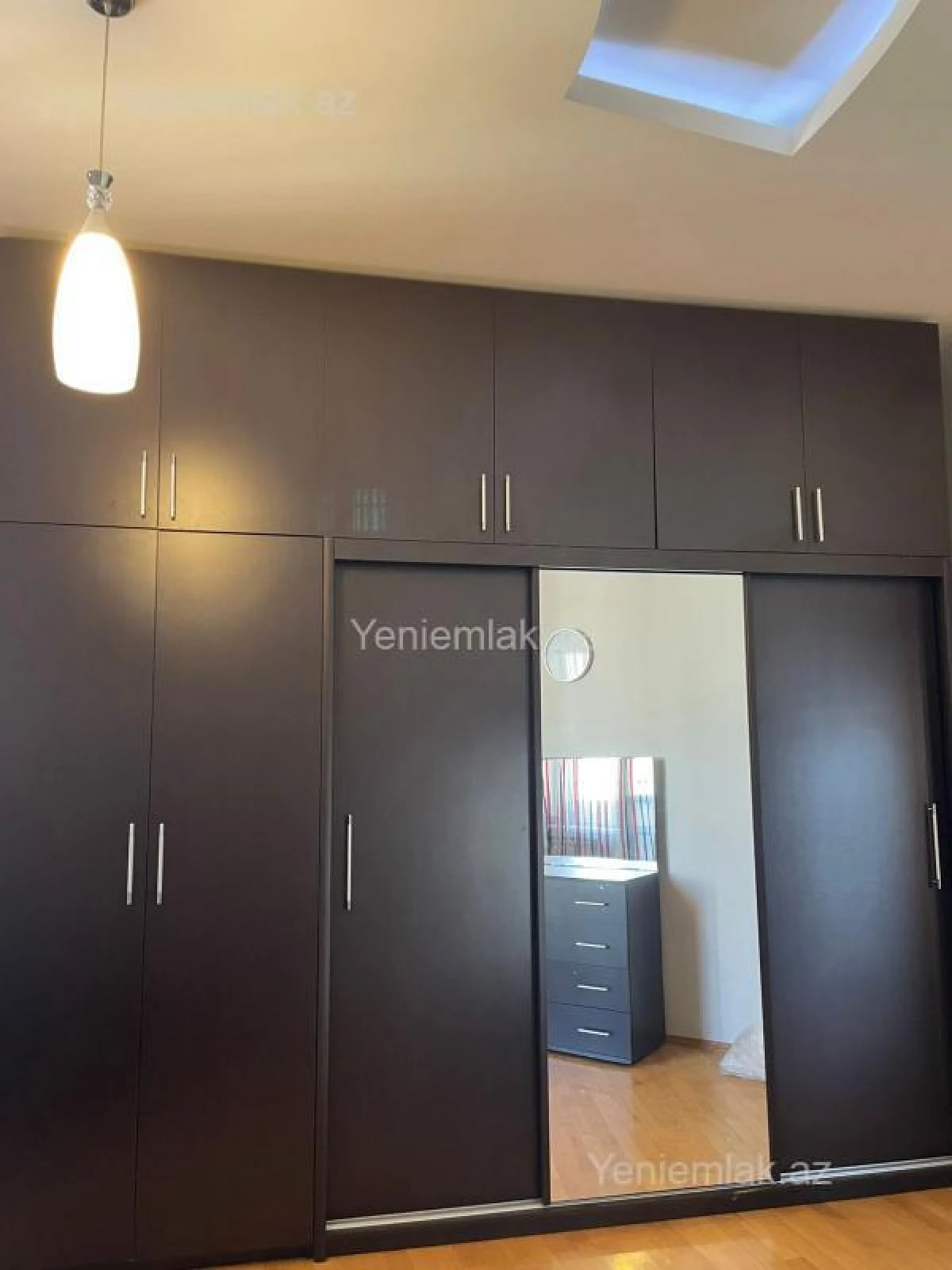 Satılır 3 otaqlı yeni tikili 135 m²