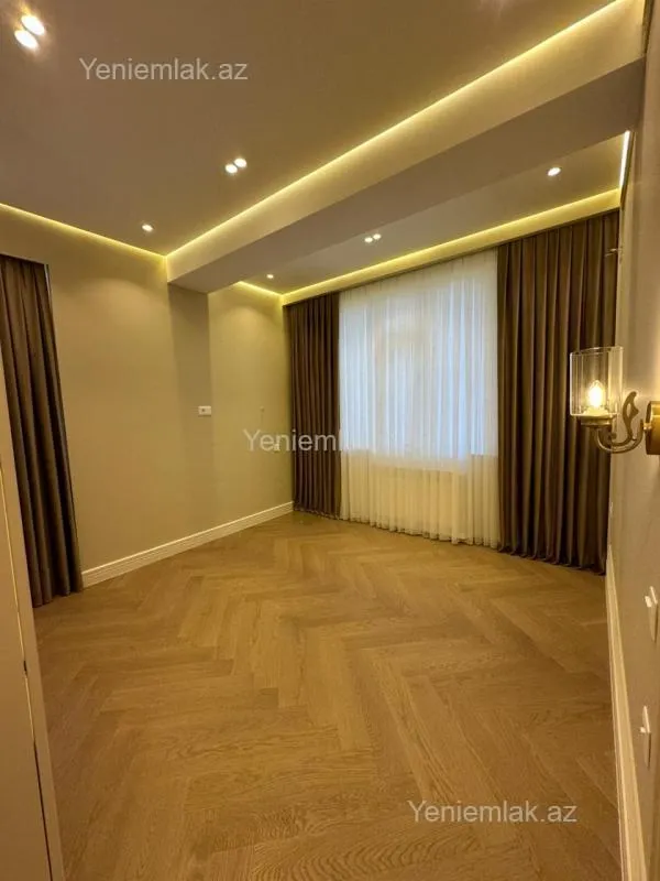 Satılır 3 otaqlı yeni tikili 85 m²