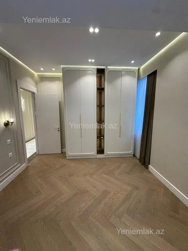 Satılır 3 otaqlı yeni tikili 85 m²