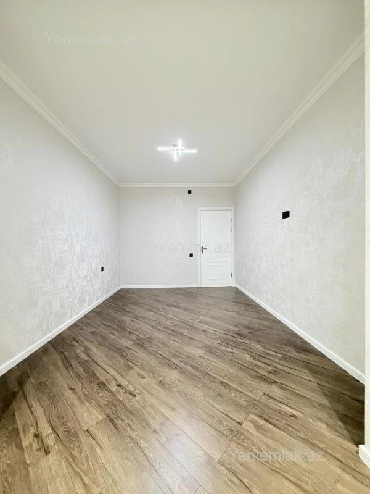 Satılır 3 otaqlı köhnə tikili 75 m²