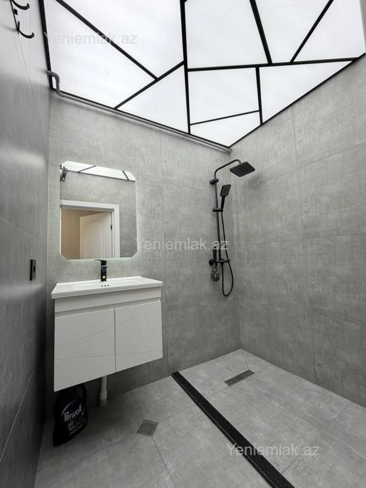 Satılır 3 otaqlı köhnə tikili 75 m²