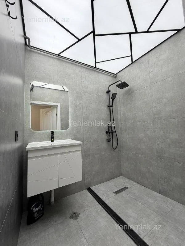 Satılır 3 otaqlı köhnə tikili 75 m²