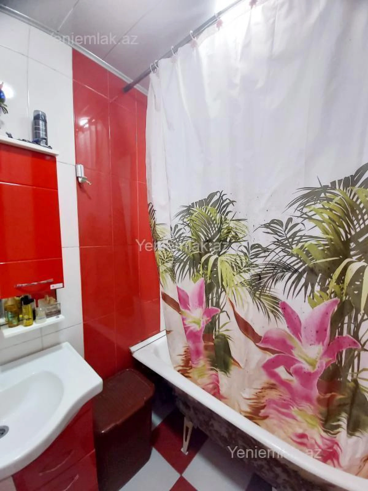 Satılır 3 otaqlı köhnə tikili 76 m²