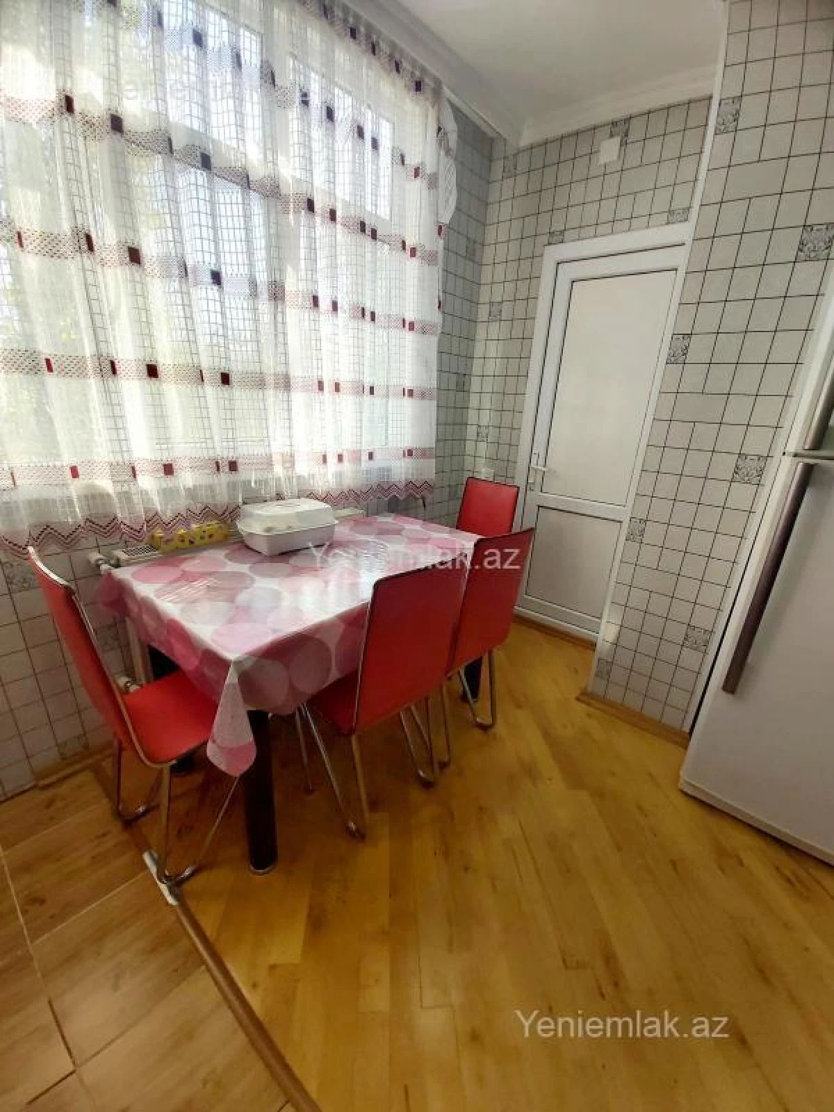 Satılır 3 otaqlı köhnə tikili 76 m²