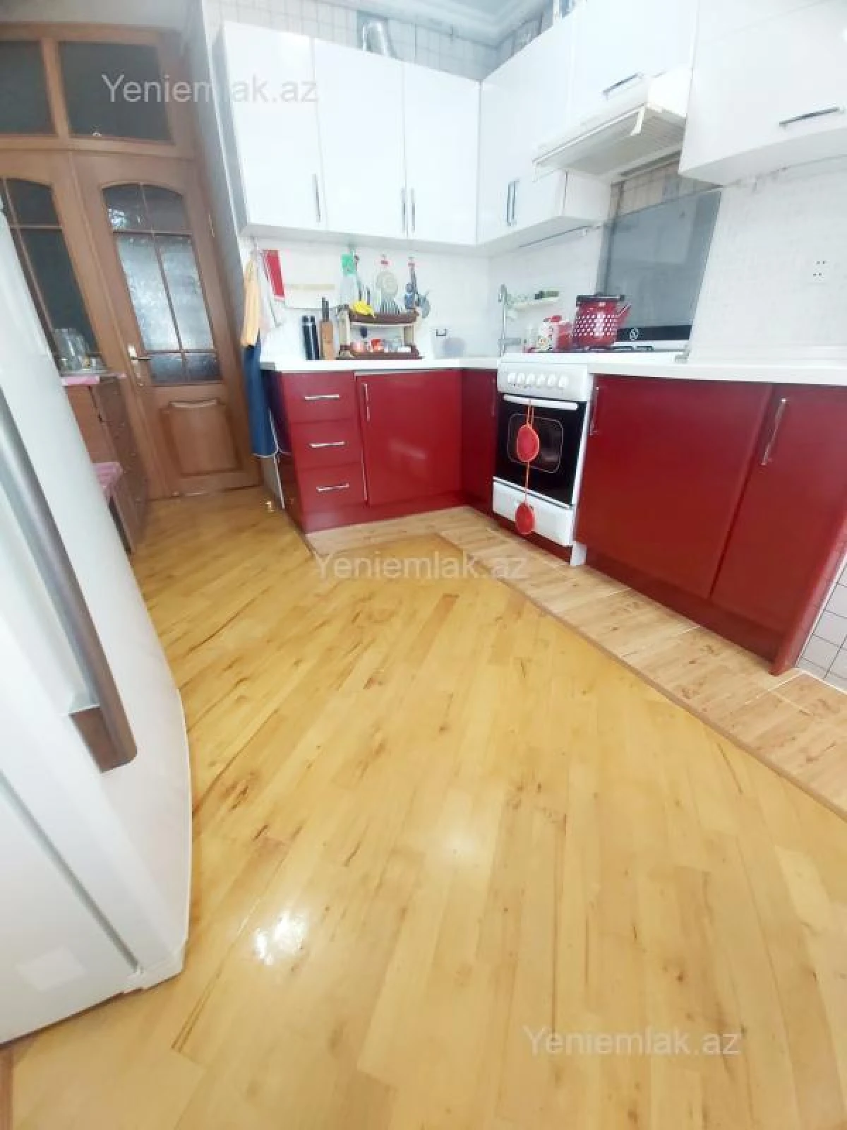 Satılır 3 otaqlı köhnə tikili 76 m²