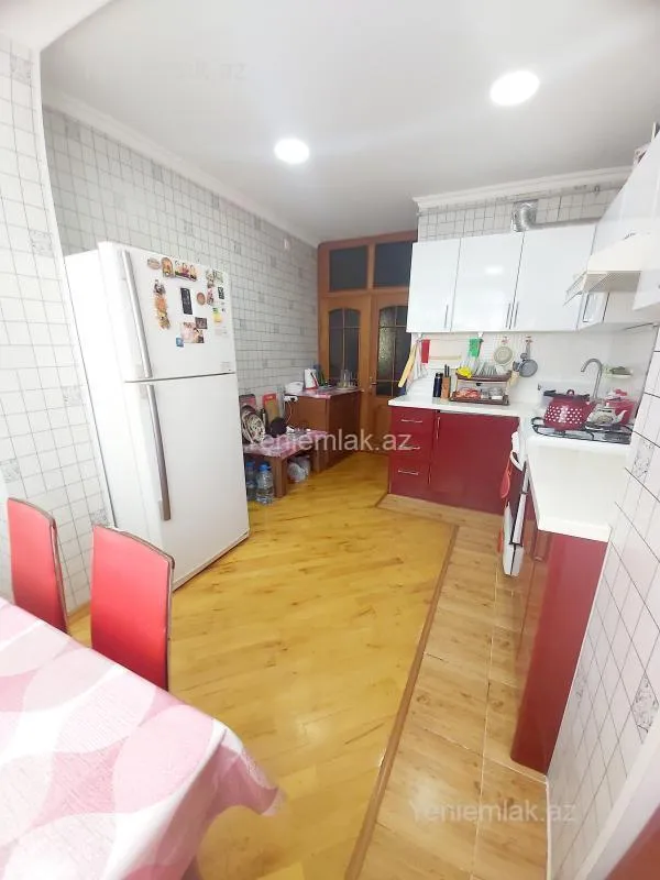Satılır 3 otaqlı köhnə tikili 76 m²