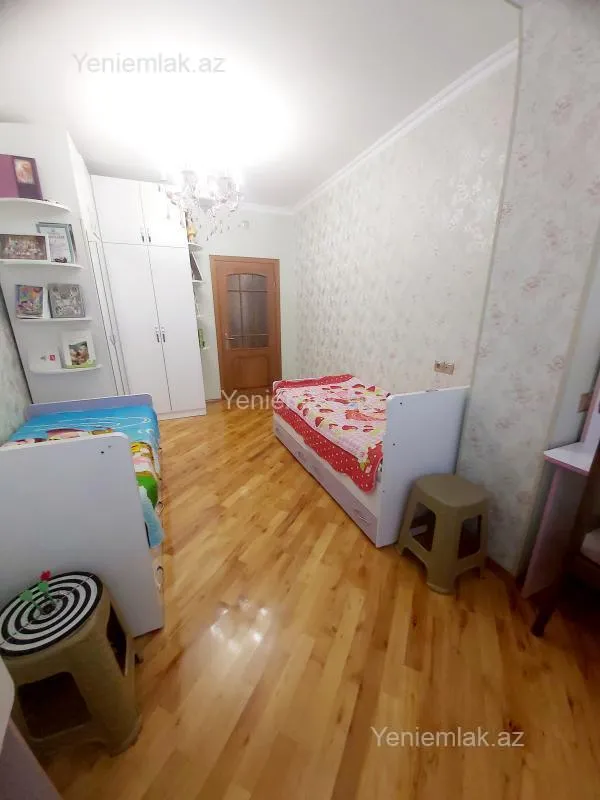 Satılır 3 otaqlı köhnə tikili 76 m²