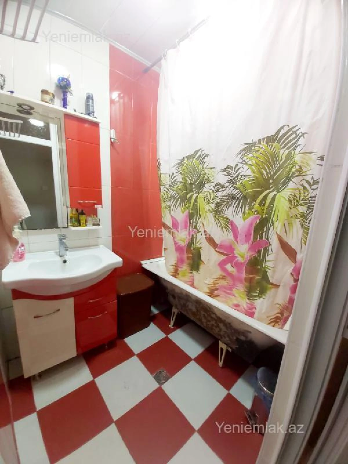 Satılır 3 otaqlı köhnə tikili 76 m²