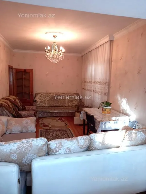 Satılır 4 otaqlı köhnə tikili 100 m²