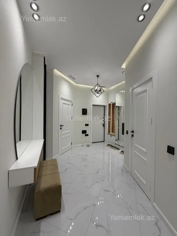 Satılır 3 otaqlı yeni tikili 100 m²