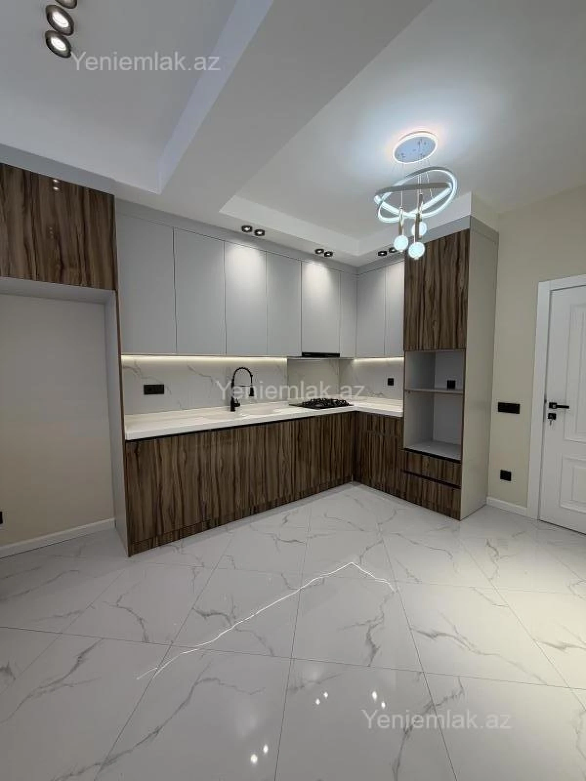 Satılır 3 otaqlı yeni tikili 100 m²