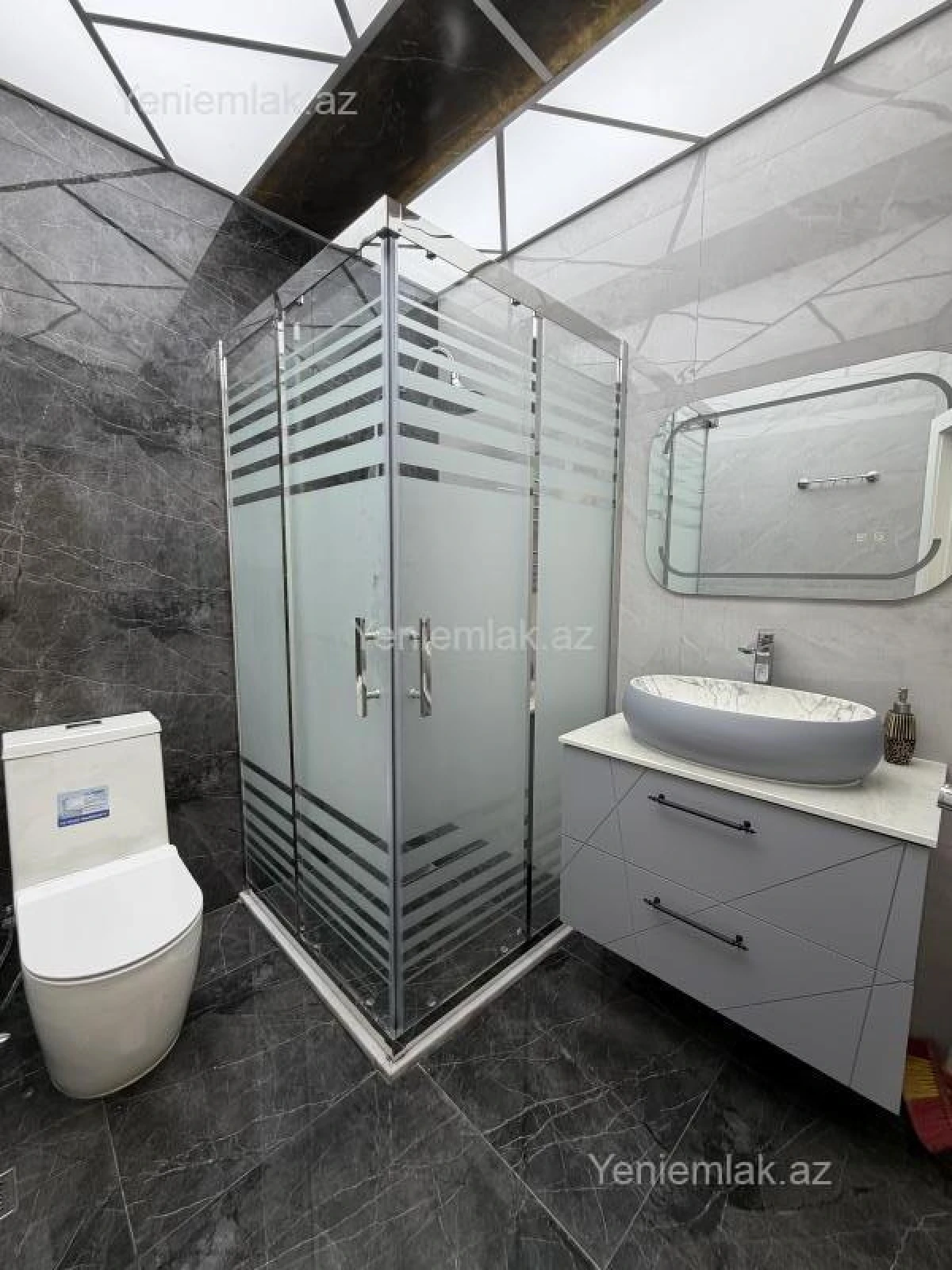 Satılır 3 otaqlı yeni tikili 100 m²