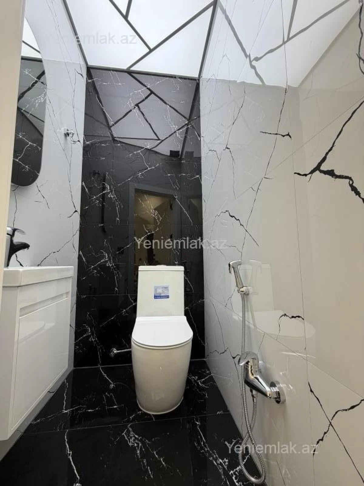 Satılır 3 otaqlı yeni tikili 100 m²