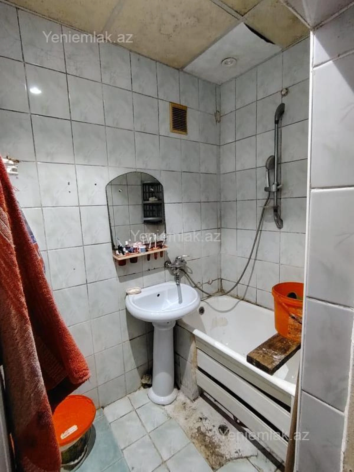 Satılır 3 otaqlı köhnə tikili 78 m²