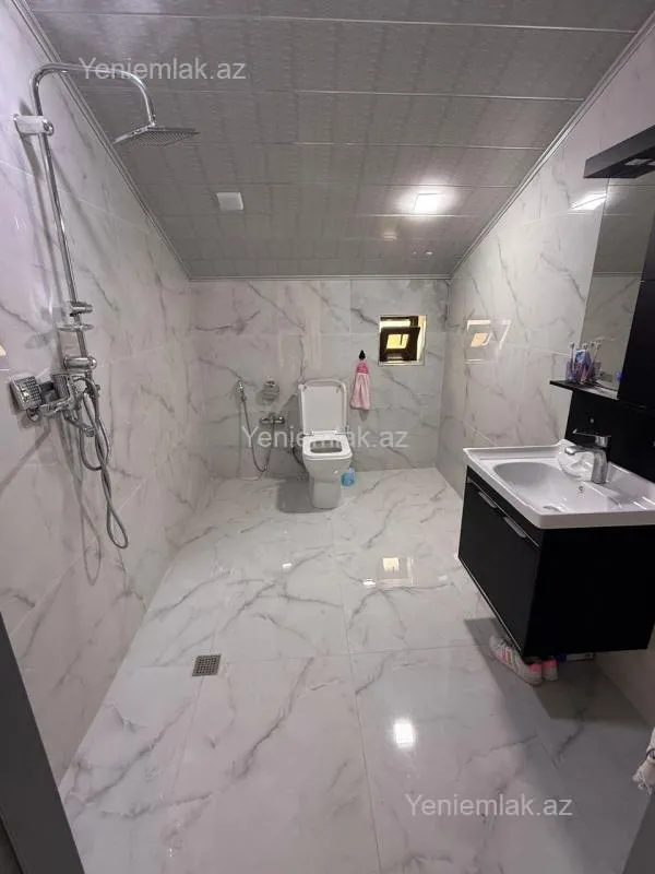 Satılır 5 otaqlı həyət evi 150 m²