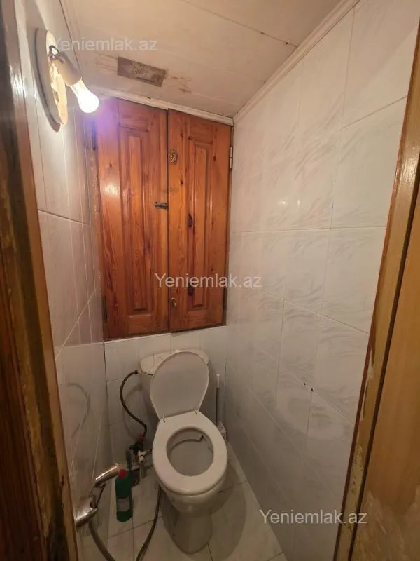 Satılır 1 otaqlı köhnə tikili 35 m²